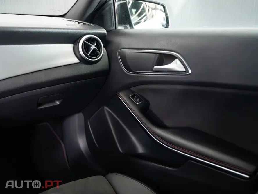 Mercedes-Benz GLA 200 AMG Line