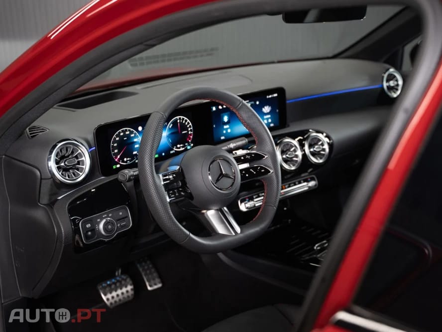 Mercedes-Benz A 250 e AMG Line