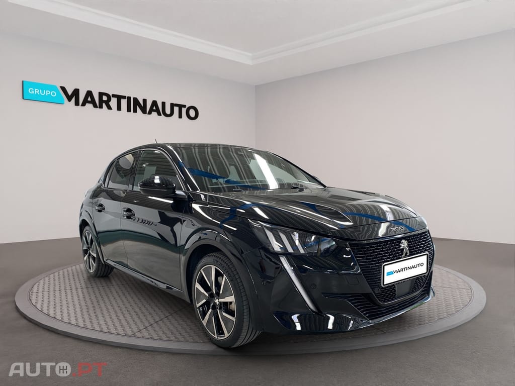 Peugeot E-208 50 kWh GT