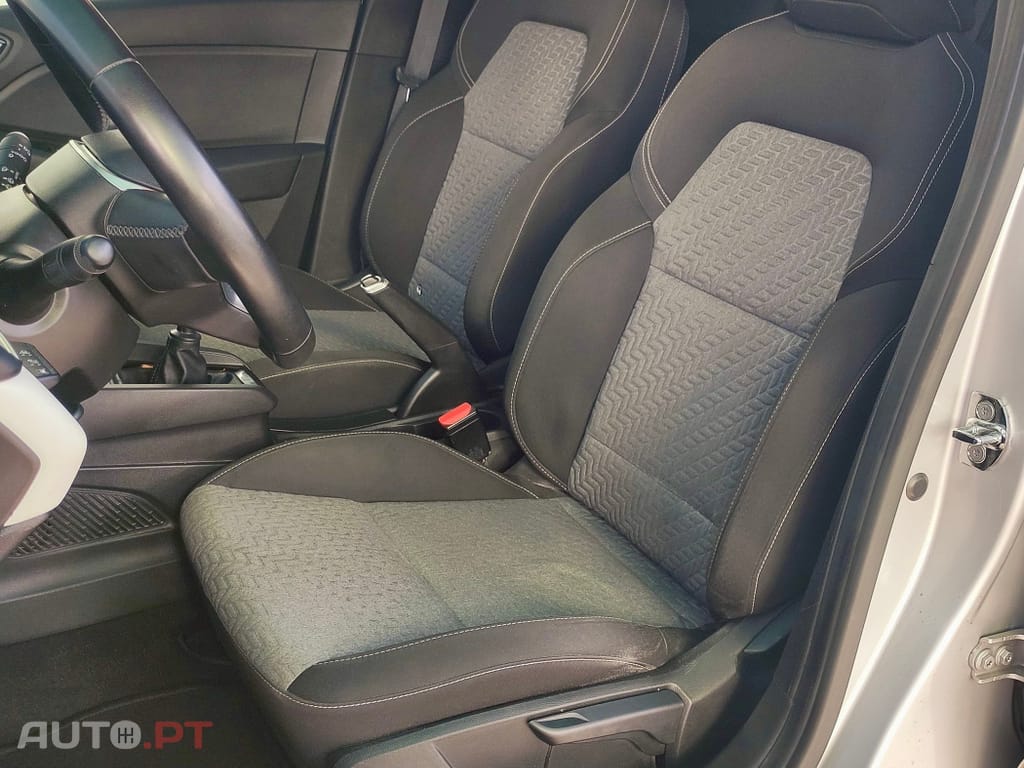 Renault Clio 1.0 TCe Limited Bi-Fuel — fotografia 6