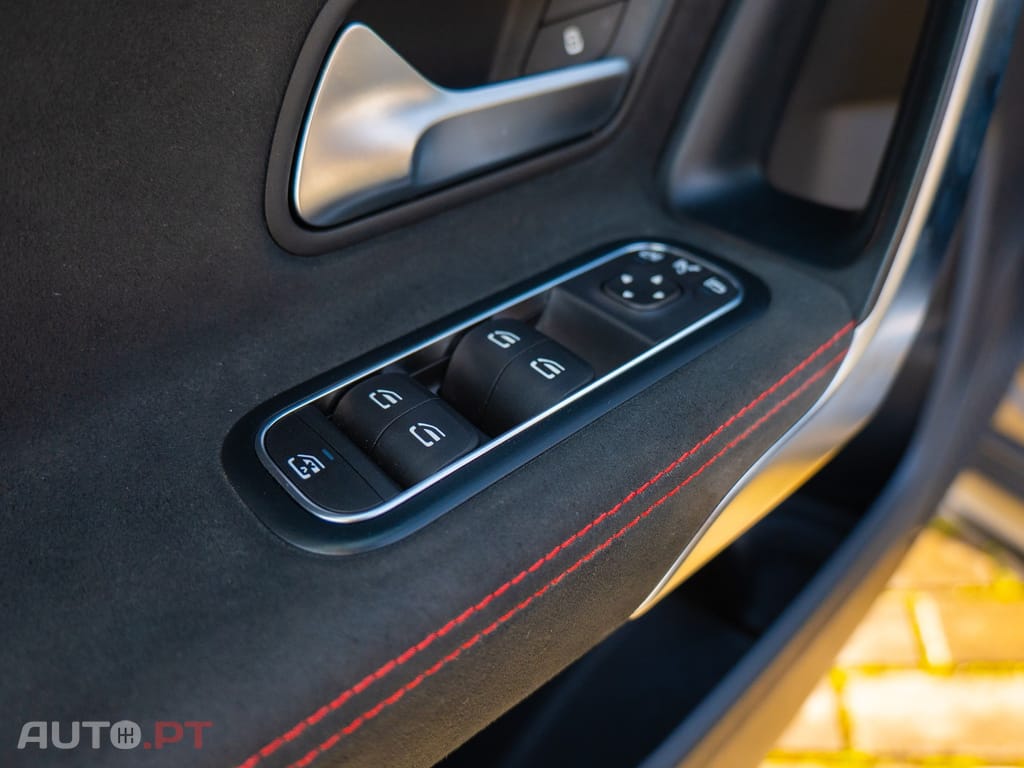 Mercedes-Benz A 35 AMG 4Matic Speedshift DCT 7G