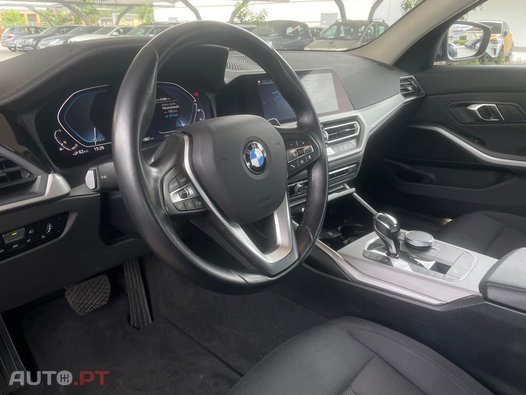 BMW 330 e iPerformance Advantage