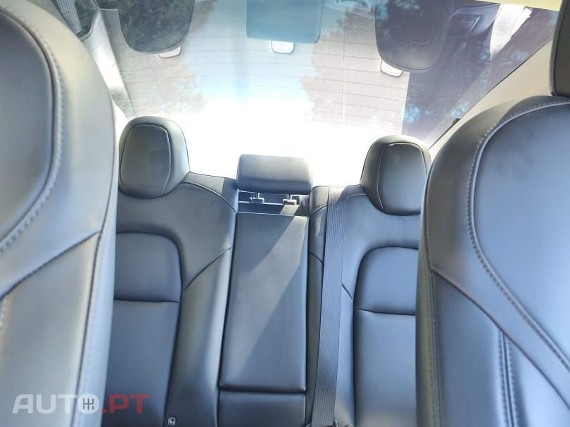 Tesla Model 3 Standard Range Plus RWD