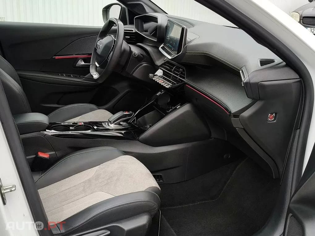 Peugeot E-208 50 kWh GT Pack