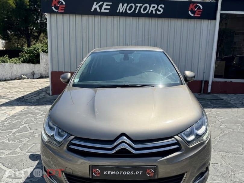 Citroën C4 1.6 BlueHDi Shine EAT6 — fotografia 4