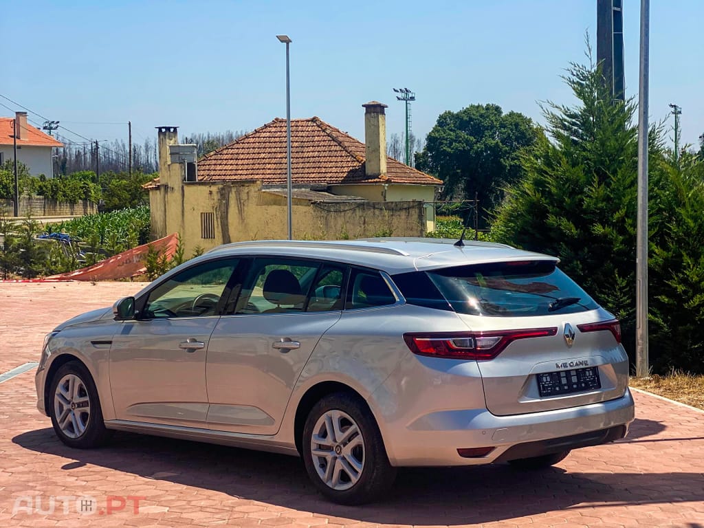 Renault Mégane Sport Tourer 1.5 Blue dCi Intens EDC