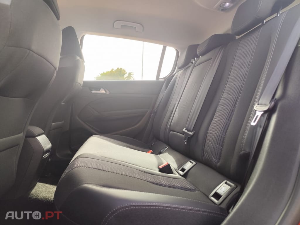 Peugeot 308 1.5 BlueHDi Allure EAT8