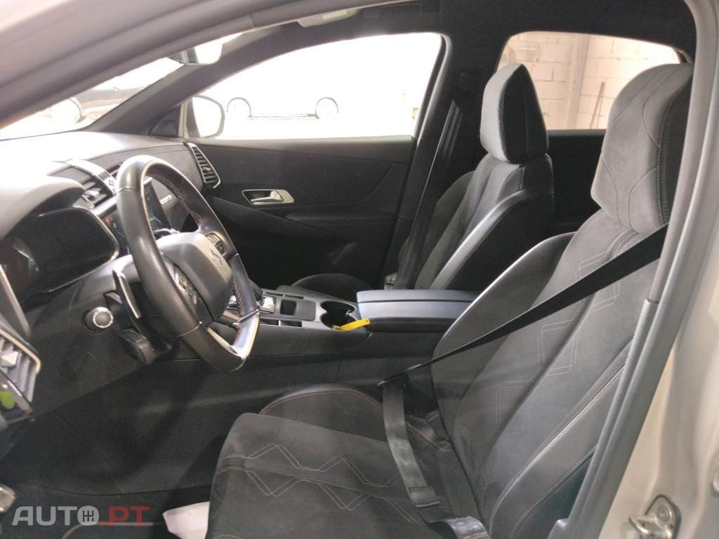 DS DS7 Crossback E-Tense Performance Line EAT8
