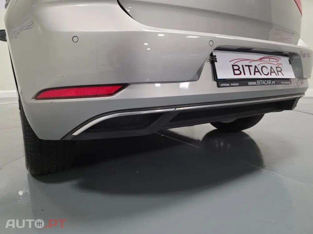 Volkswagen Golf 1.6 TDI CONFORTLINE