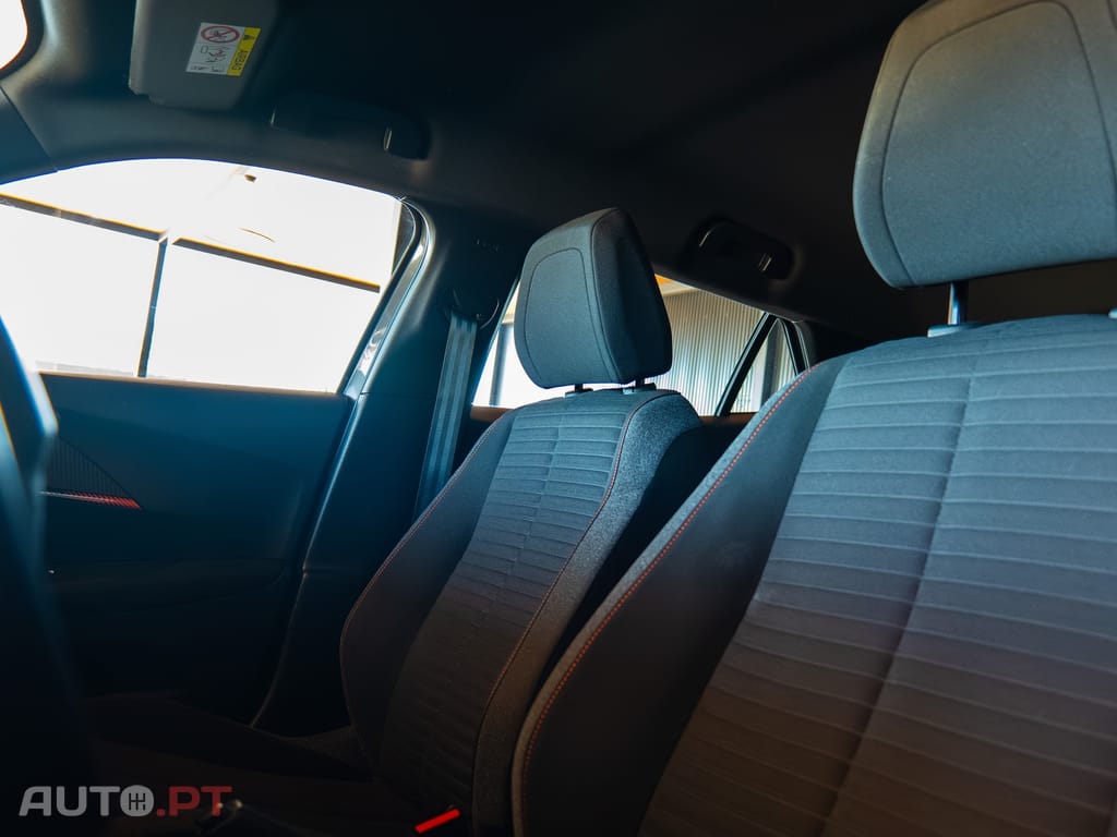 Peugeot 2008 1.2 PureTech Active Pack