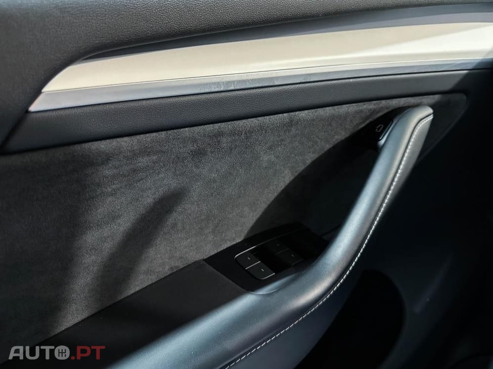 Tesla Model Y Performance Dual Motor AWD