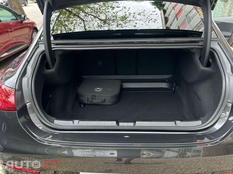 Mercedes-Benz EQE 350