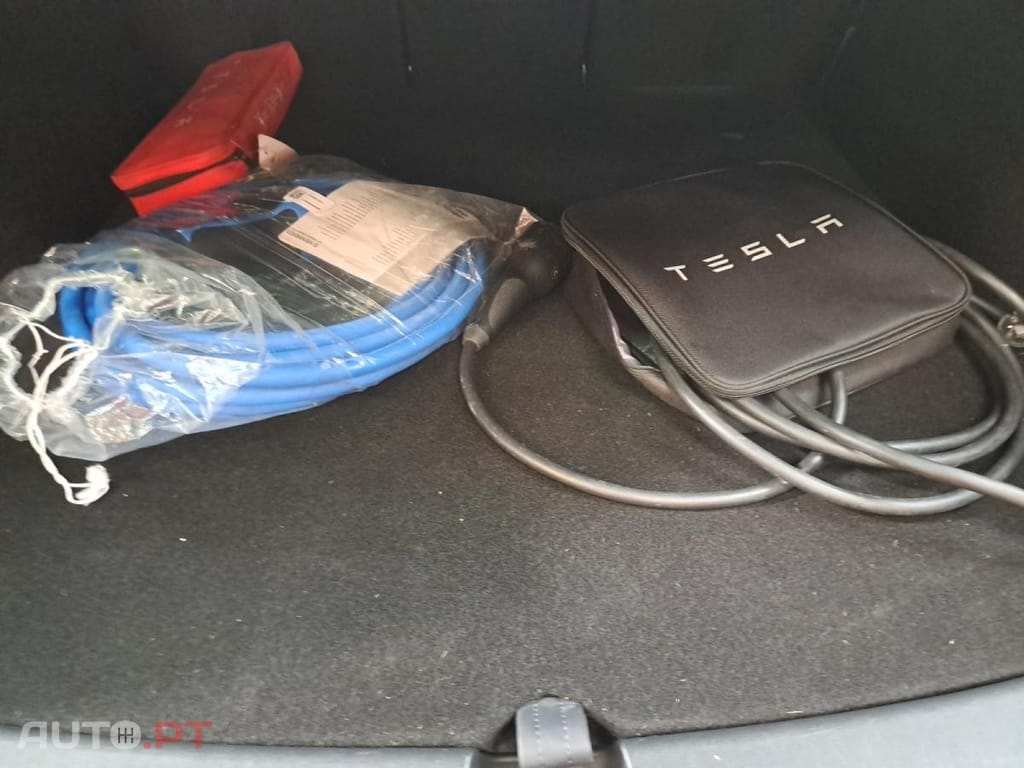 Tesla Model Y Standard RWD