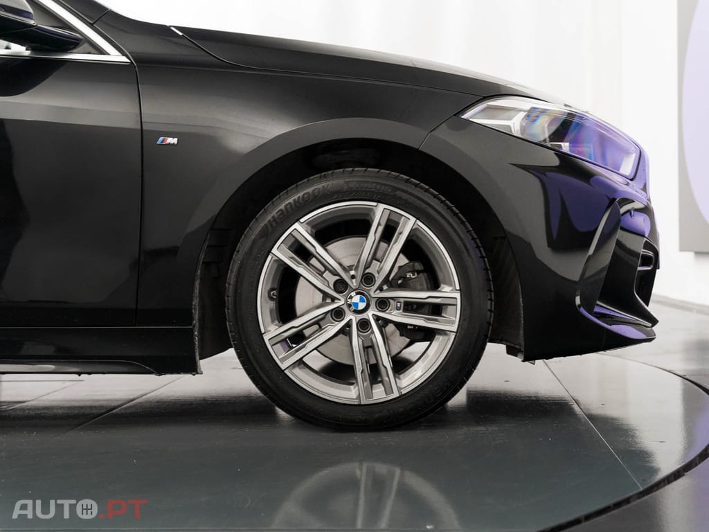 BMW 118 i Pack Desportivo M Auto