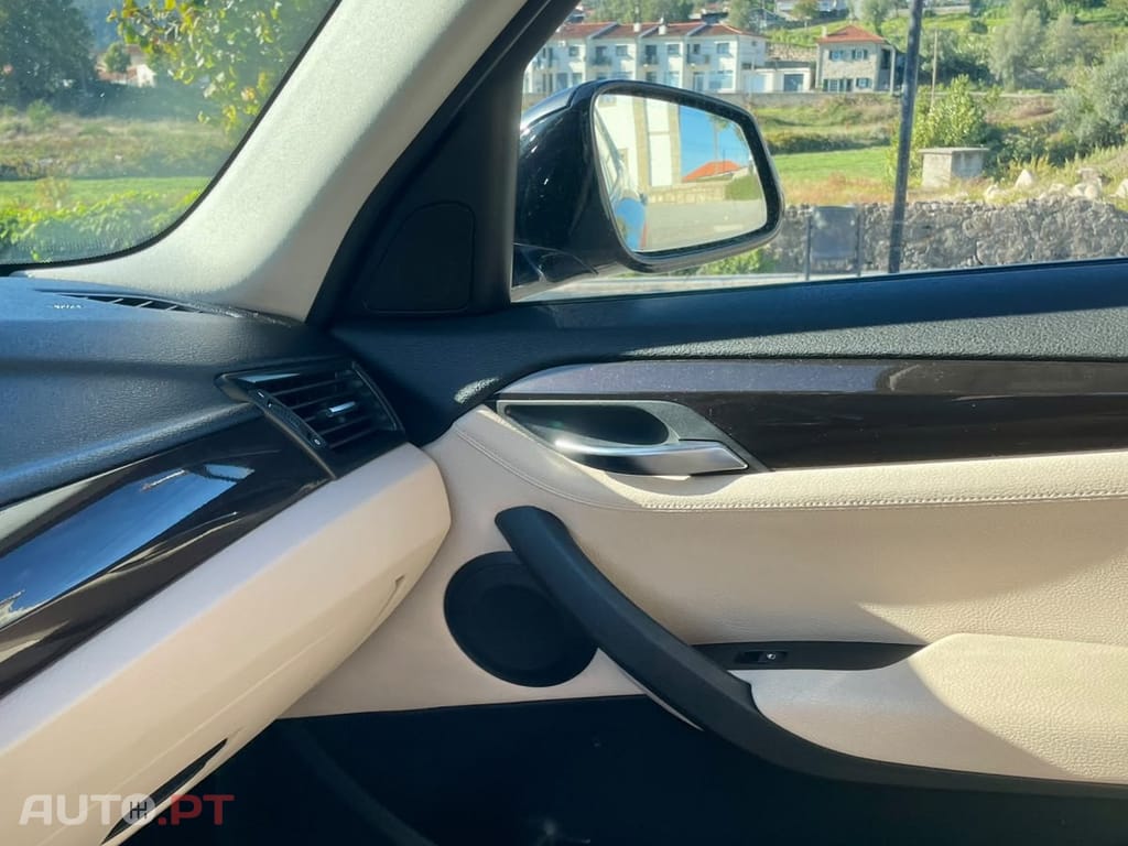 BMW X1 x drive auto