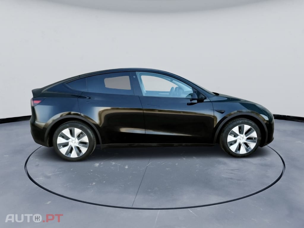 Tesla Model Y RWD