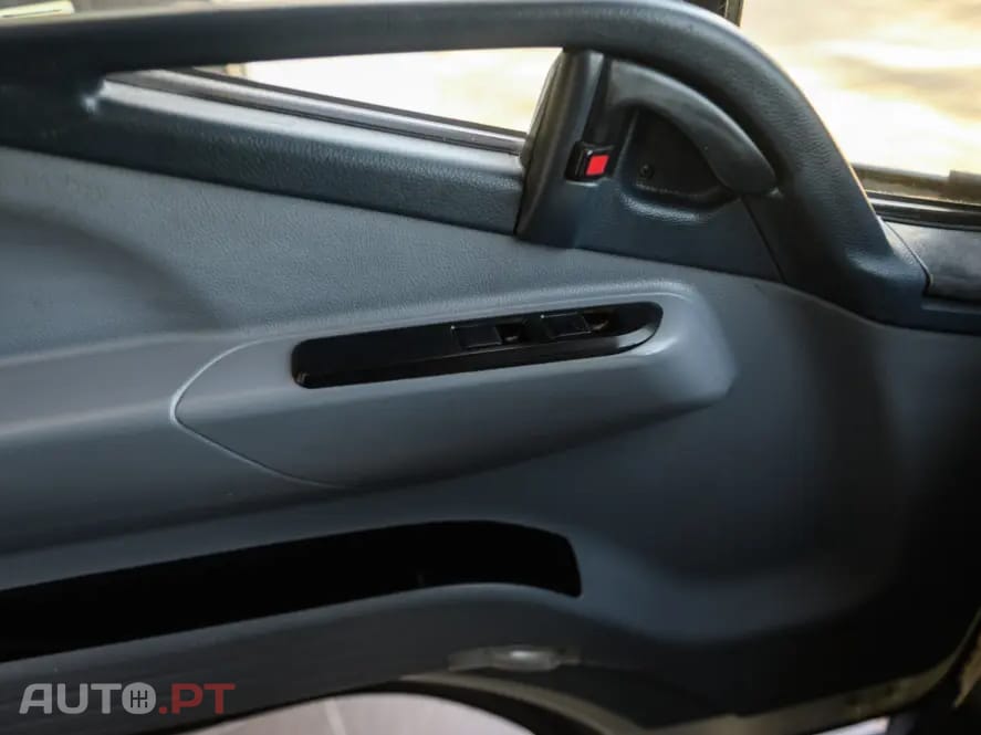 Mitsubishi Canter 3C13 c/ bascula