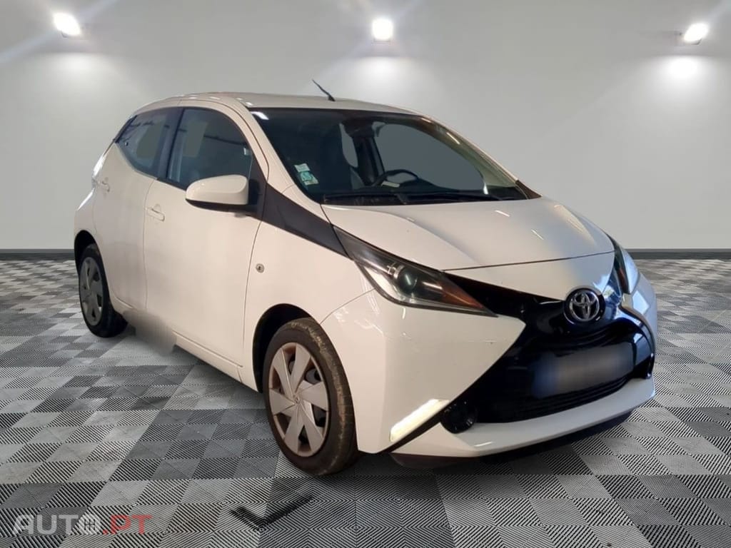 Toyota Aygo 1.0 X-Play Plus+TSS MM