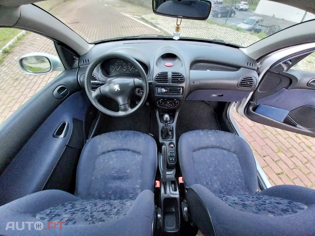 Peugeot 206 XR 1.1I gasolina 2001