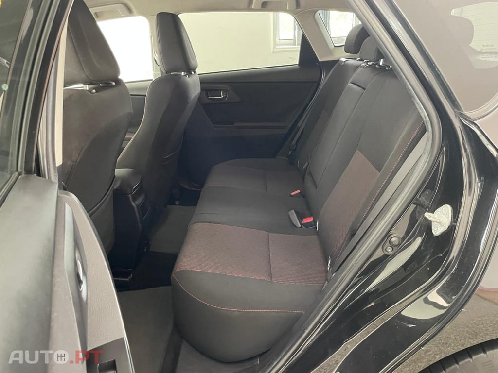 Toyota Auris 1.4 D-4D Exclusive+P.Sport