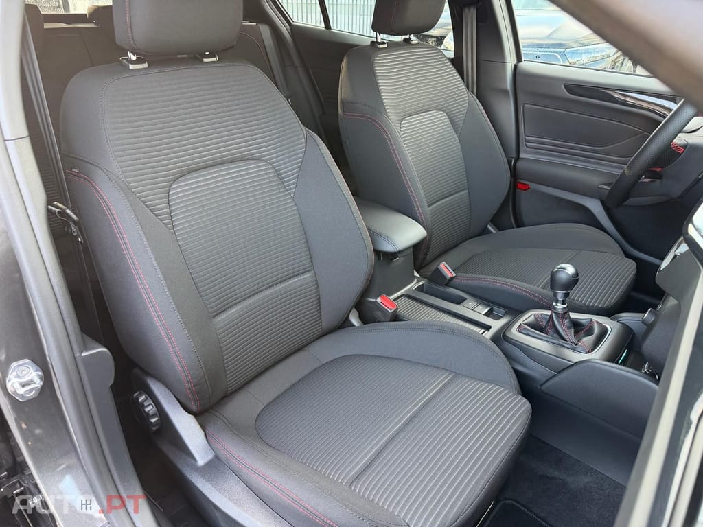 Ford Focus 1.0 EcoBoost MHEV ST-Line