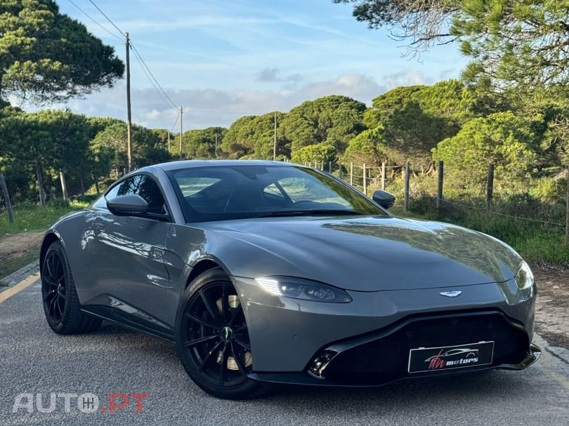 Aston Martin Vantage Coupé V8
