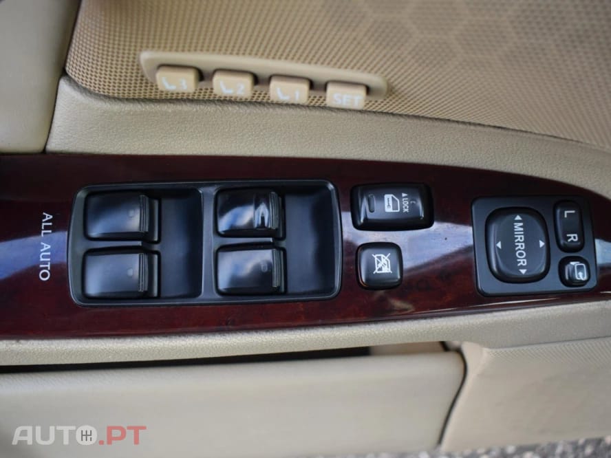 Lexus IS 220