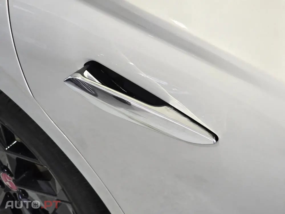DS DS4 E-TENSE 225 PERFORMANCE LINE+