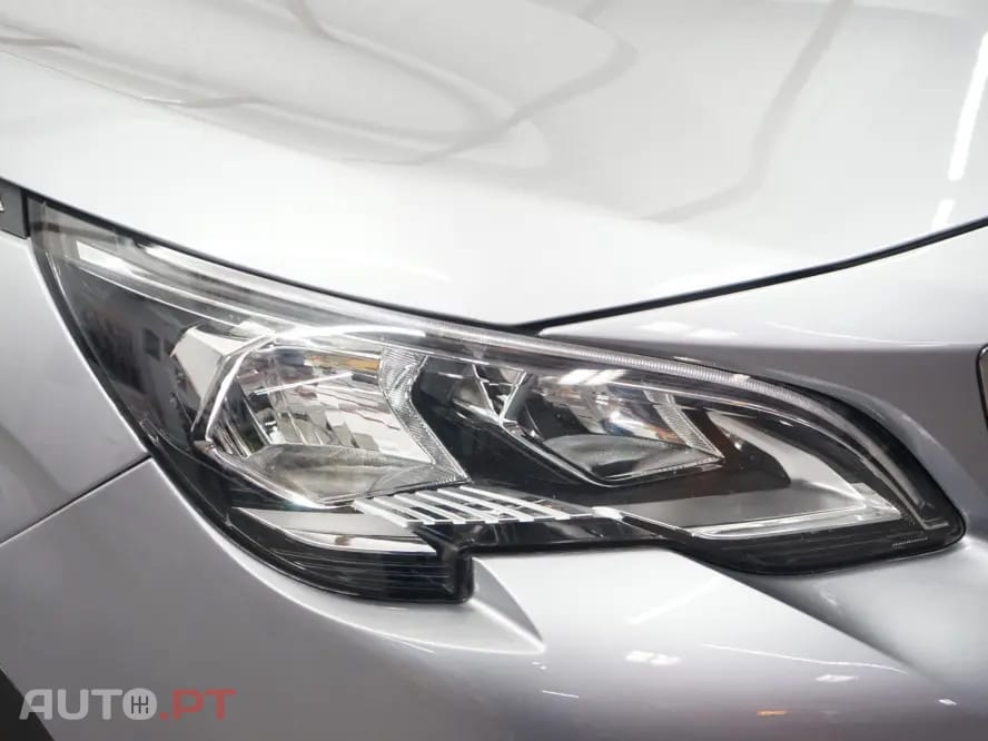 Peugeot 5008 1.5 BlueHDi Allure EAT8