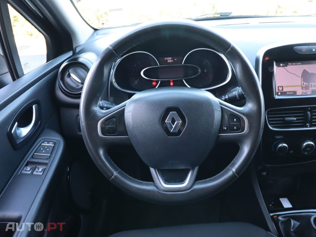 Renault Clio Sport Tourer 0.9 TCe Limited — fotografia 12