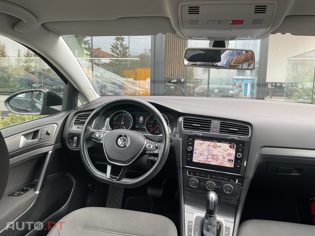 Volkswagen e-Golf Outro