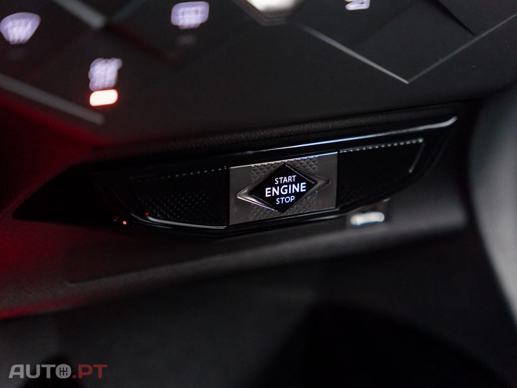 DS DS3 Crossback E-Tense Performance Line