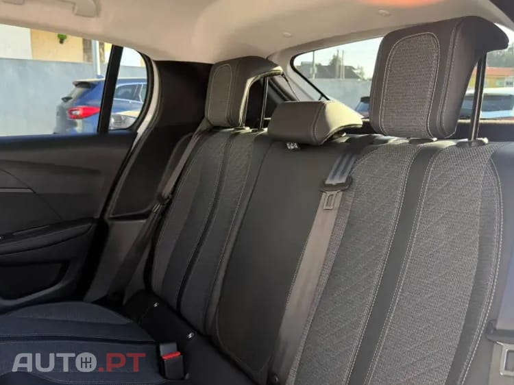 Peugeot 208 Peugeot 208 1.2 Hybrid Allure e-DCS6