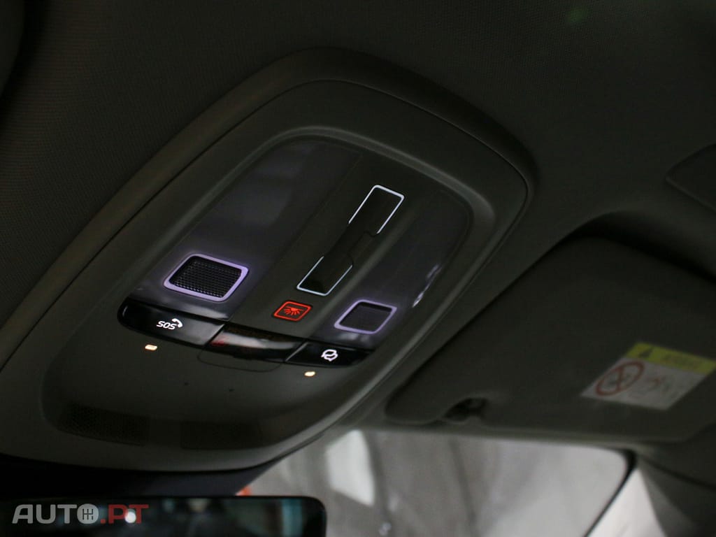 Volvo XC60 2.0 T6 PHEV Plus Dark AWD