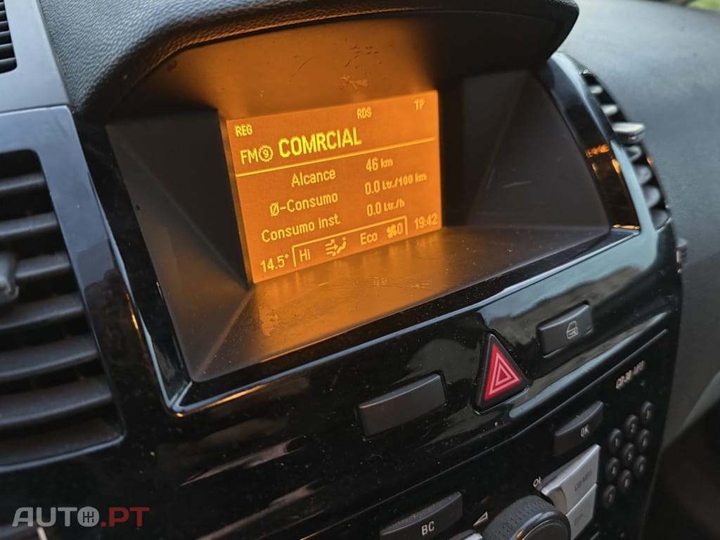 Opel Zafira 1.7 CDTi EcoFLEX — fotografia 17