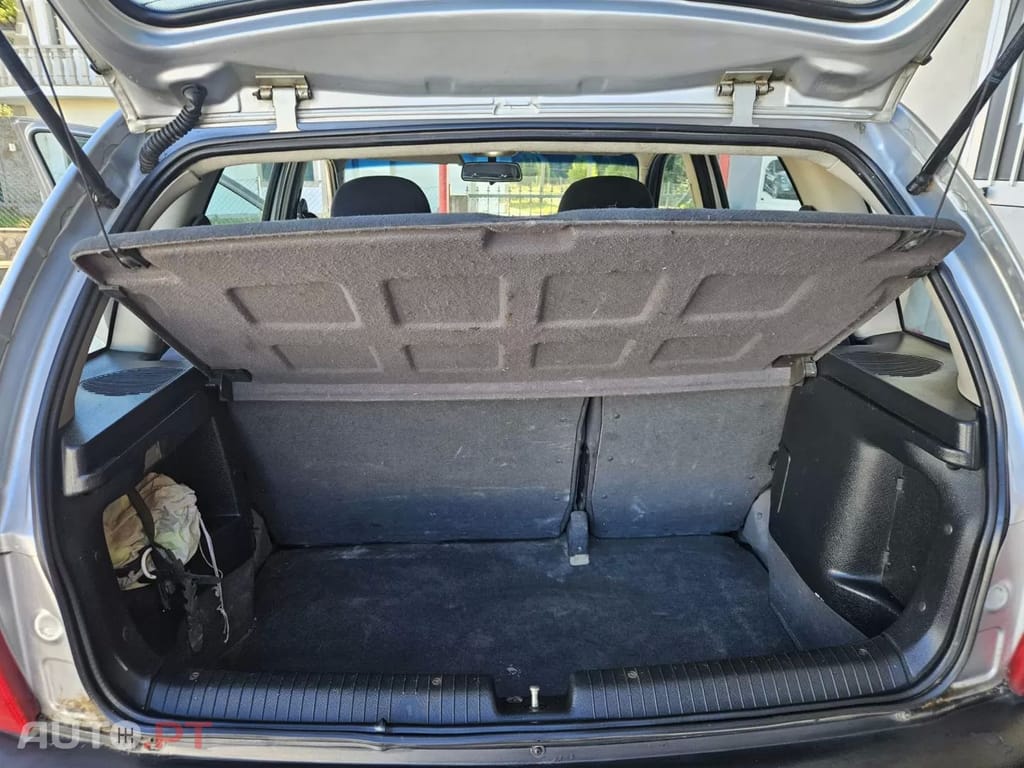 Opel Corsa 1.0 12V Confort