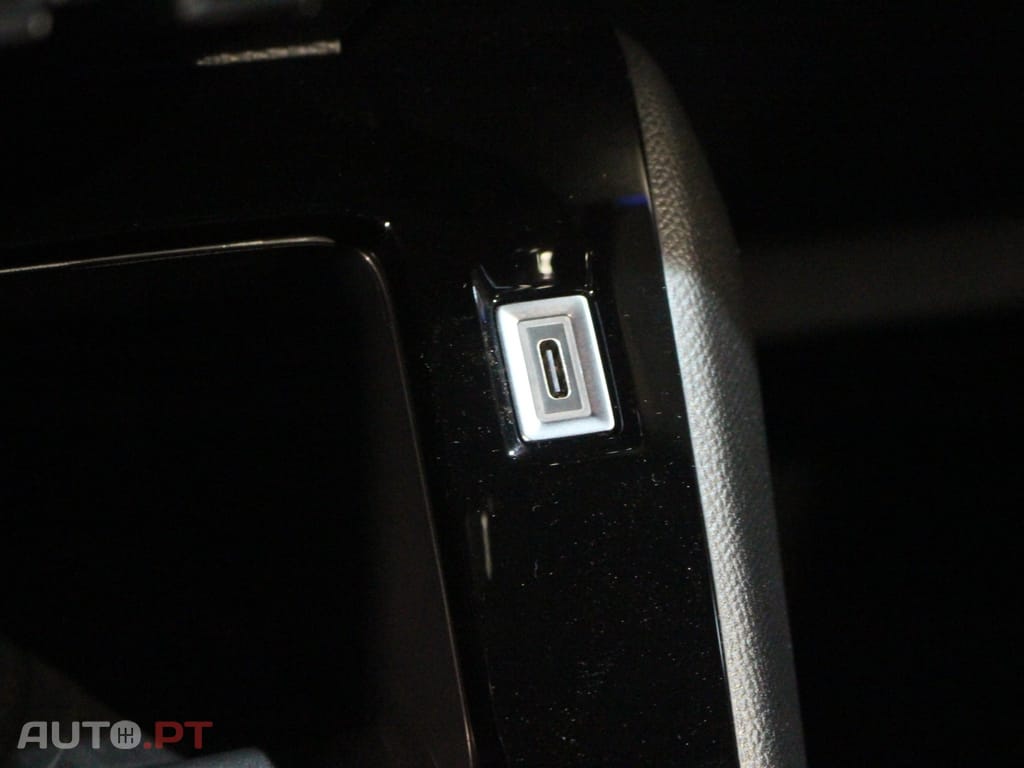 Peugeot E-2008 50 kWh GT