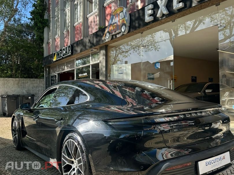 Porsche Taycan 4S
