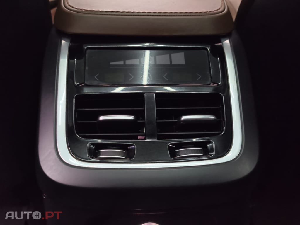 Volvo XC 90 2.0 T8 PHEV Inscription AWD — fotografia 19