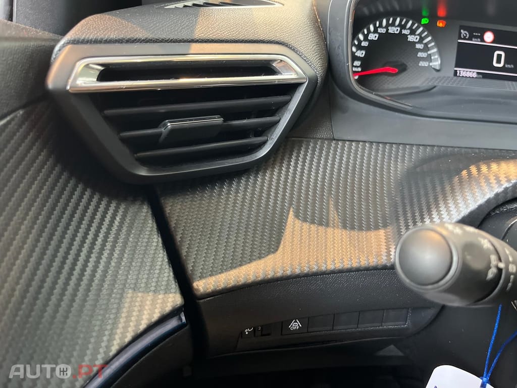 Peugeot 2008 1.2 Active Business