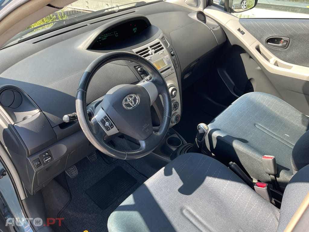Toyota Yaris 1.0 VVT-i ACtive+AC