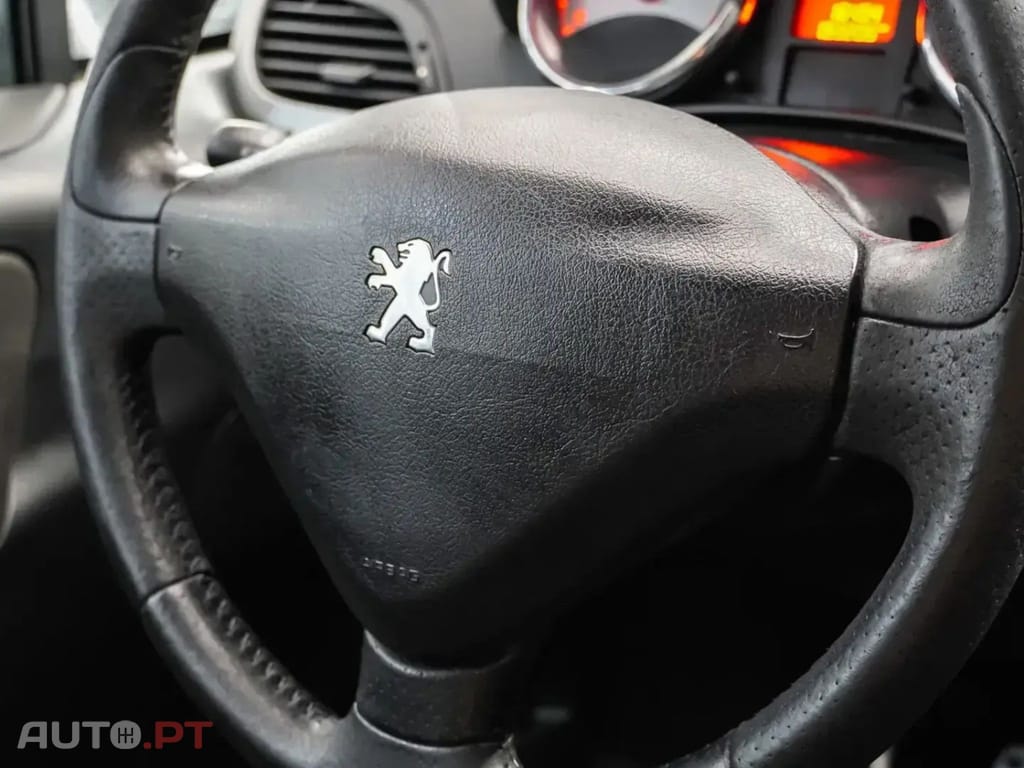 Peugeot 207 CC 1.6 VTi Active