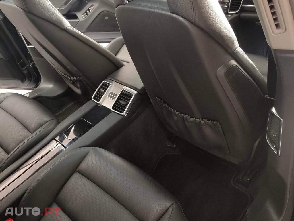 Porsche Panamera Hybrid S - Imaculado - Revisoes todas na marca