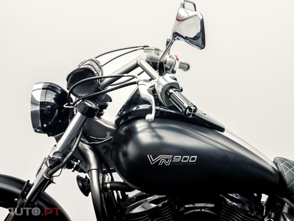 Kawasaki VN 900 CUSTOM Special Edition