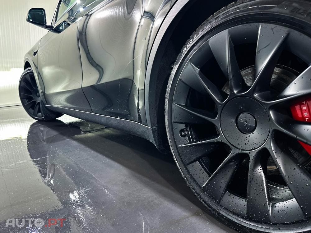 Tesla Model Y Performance AWD