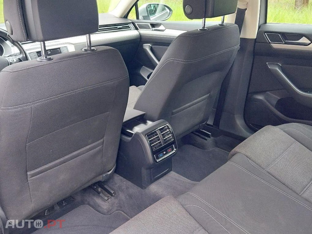 Volkswagen Passat 2.0 TDI HIGHLINE 150cv / 175€ mês