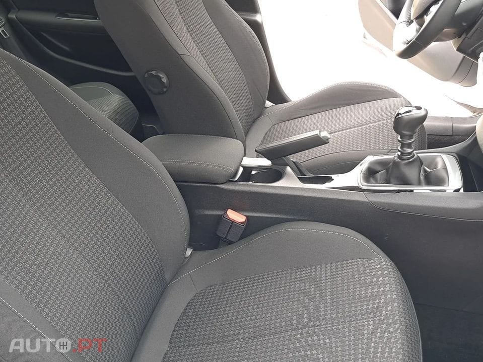 Peugeot 308 1.5 BlueHDi Business Line