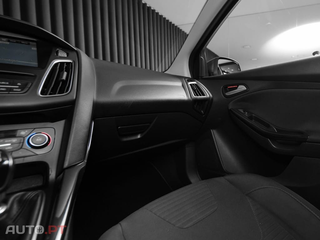 Ford Focus 1.0 EcoBoost S&S TITANIUM
