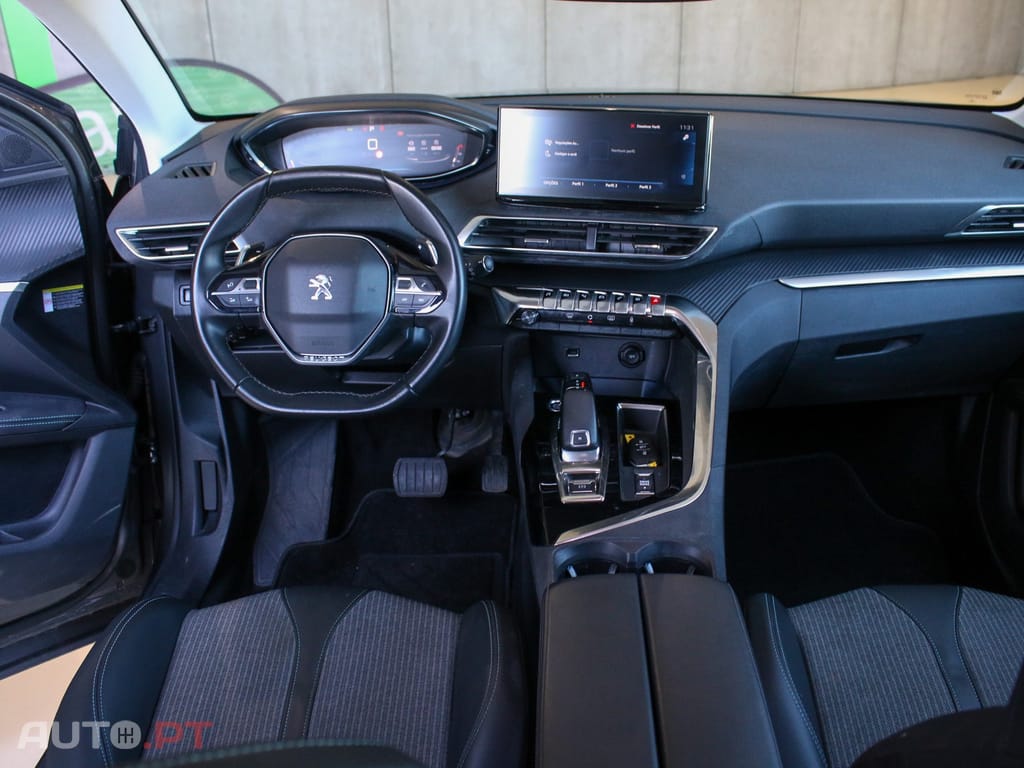 Peugeot 5008 1.2 PureTech Allure EAT8