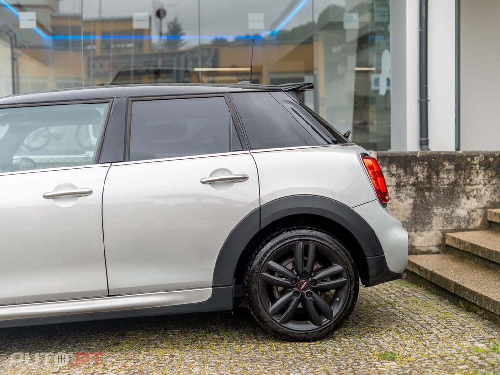 MINI Cooper Cooper Premium JCW Auto